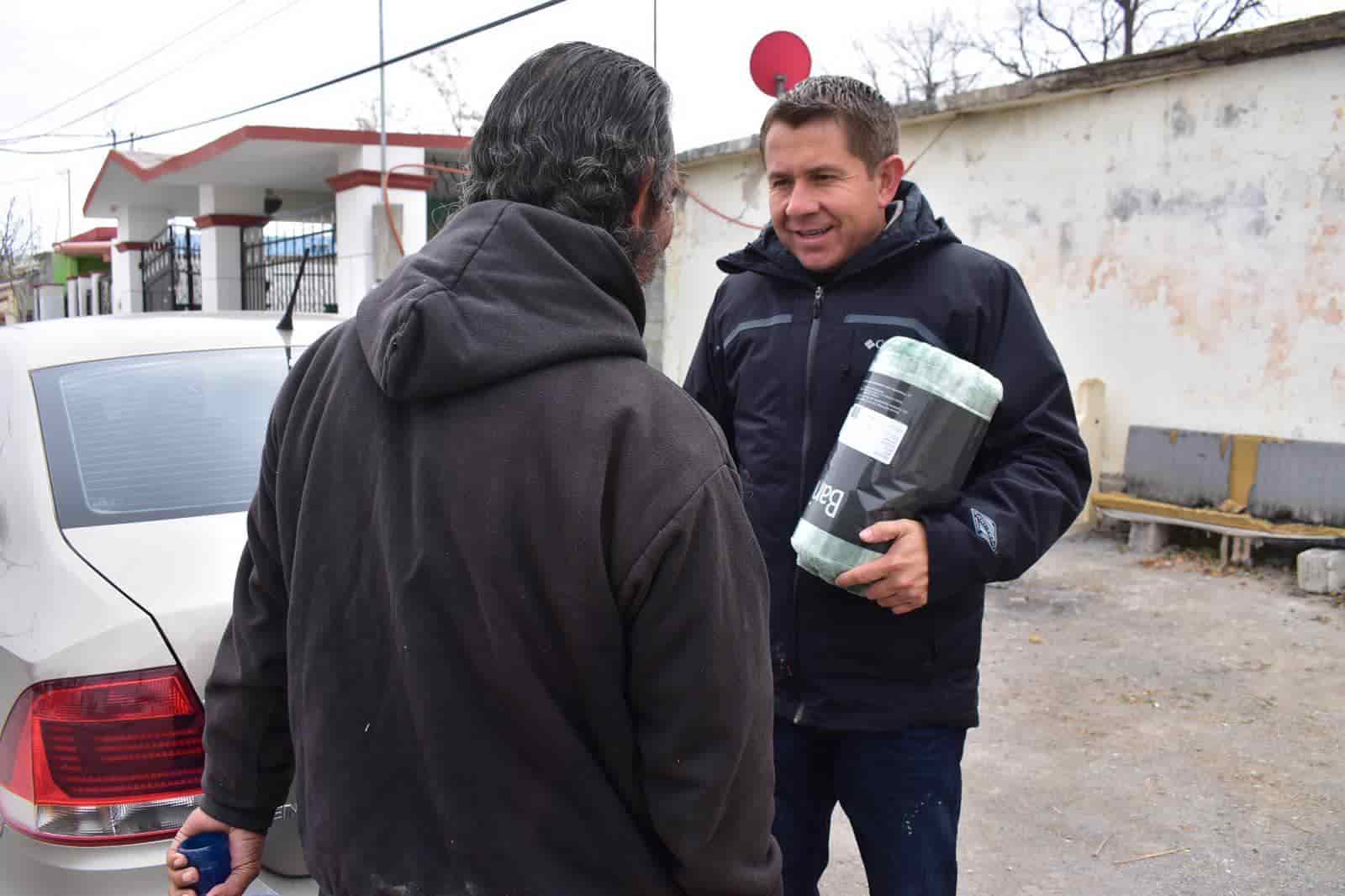 Cobija SB a los adultos mayores