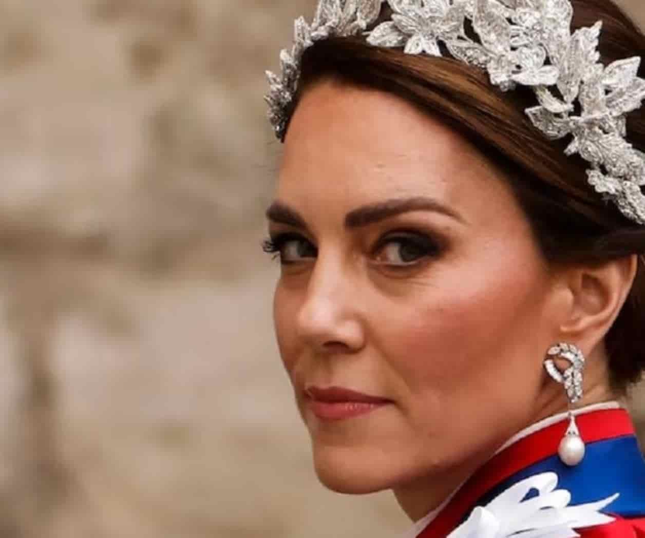 Kate Middleton fue operada en el abdomen