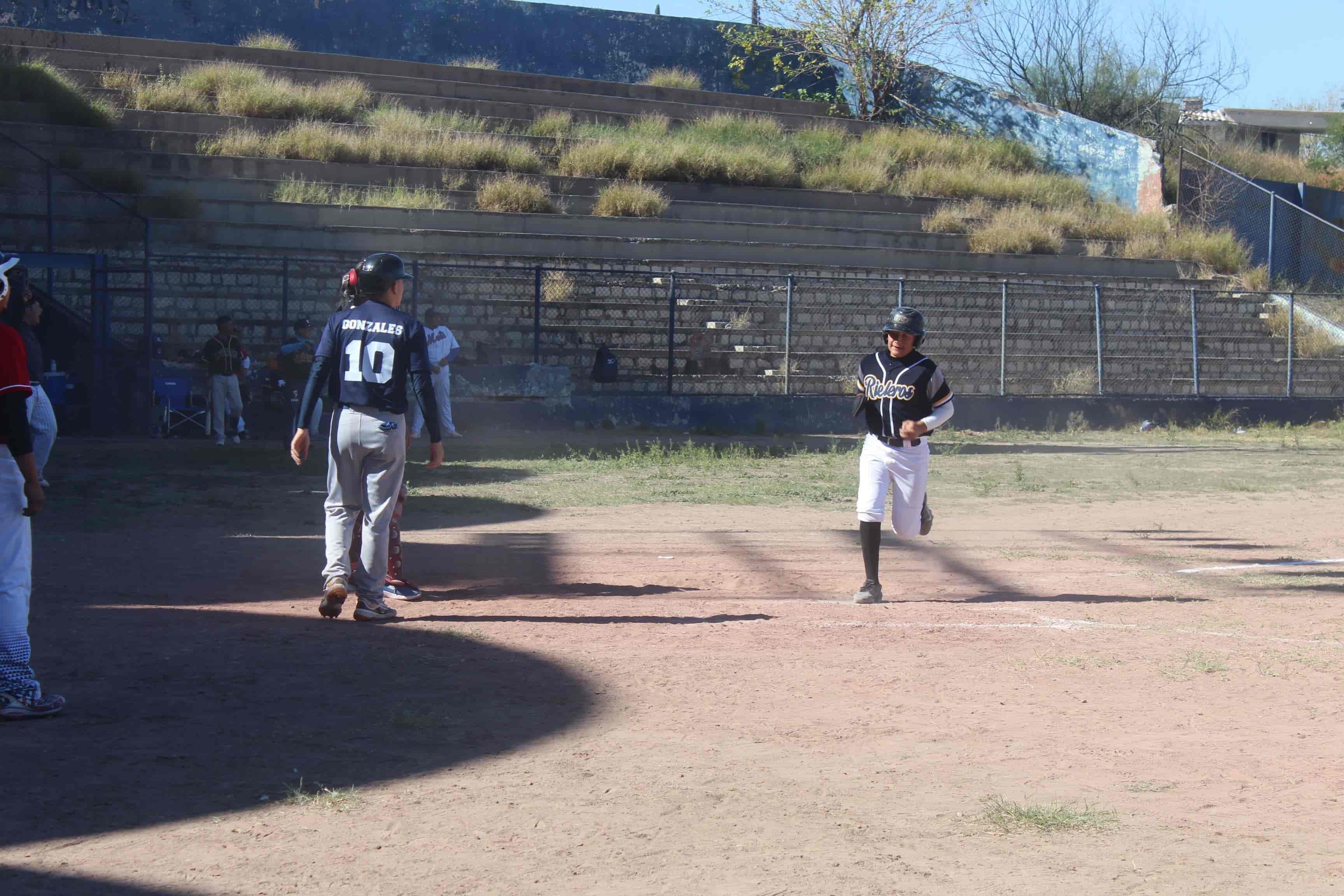 Gallos serán rival de Rieleros