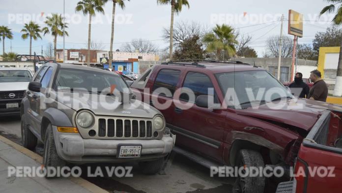 Le truena llanta a paisana; hace chuza en el Pape