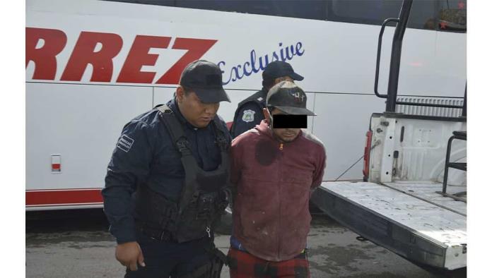 Pide drogadicto auxilio a su hermana para evitar arresto