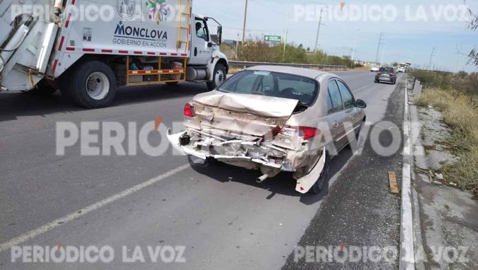 Frunce auto en choque empleado de Metelmex