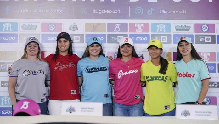 Presentan equipo del softbol mexicano