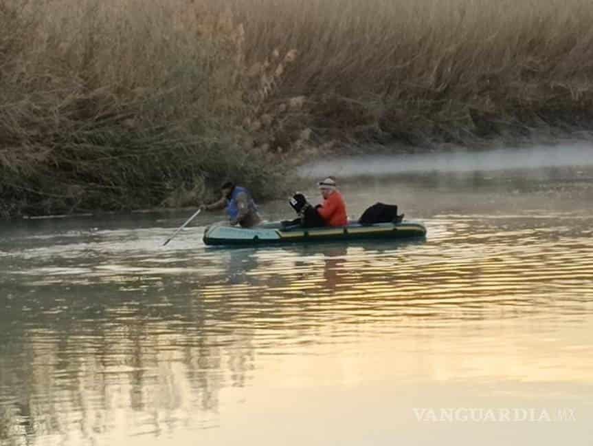 Salvan a migrantes de morir ahogados