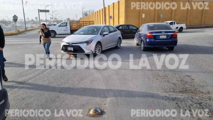 Cafre causa choque y escapa para no pagar