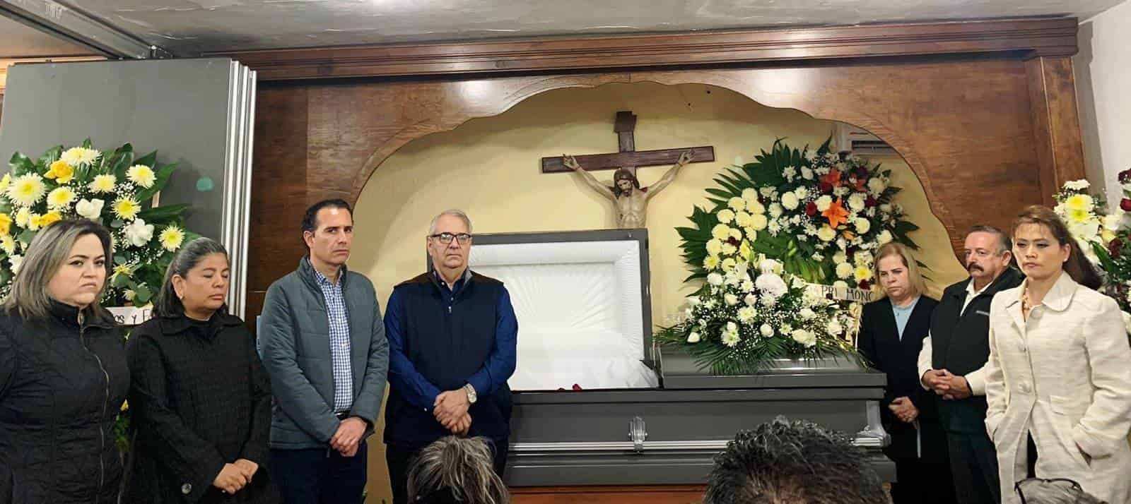 Familiares y amigos despiden a Maurilio Moreno