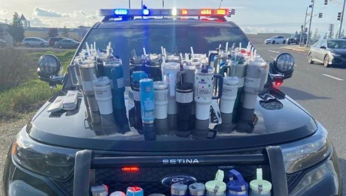 ¡De locura!, mujer roba 65 vasos Stanley en tienda de California