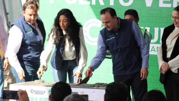 Coloca gobernador la primera piedra del nuevo Puerto Verde de Nava