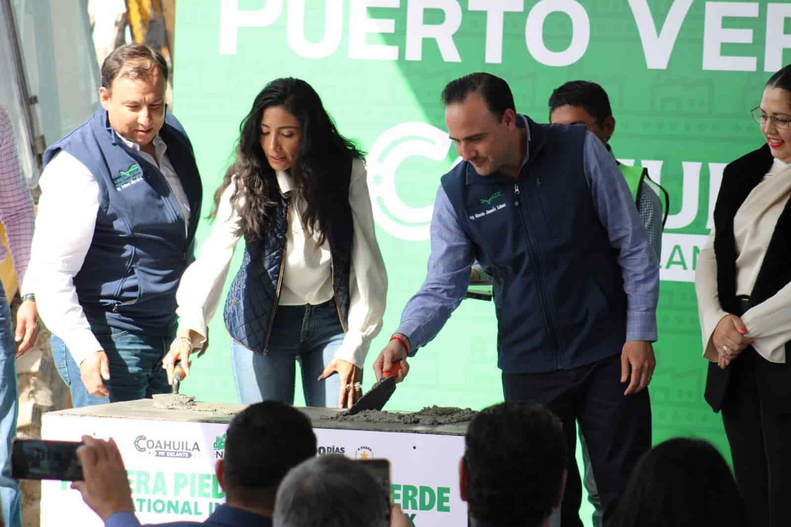 Coloca gobernador la primera piedra del nuevo Puerto Verde de Nava