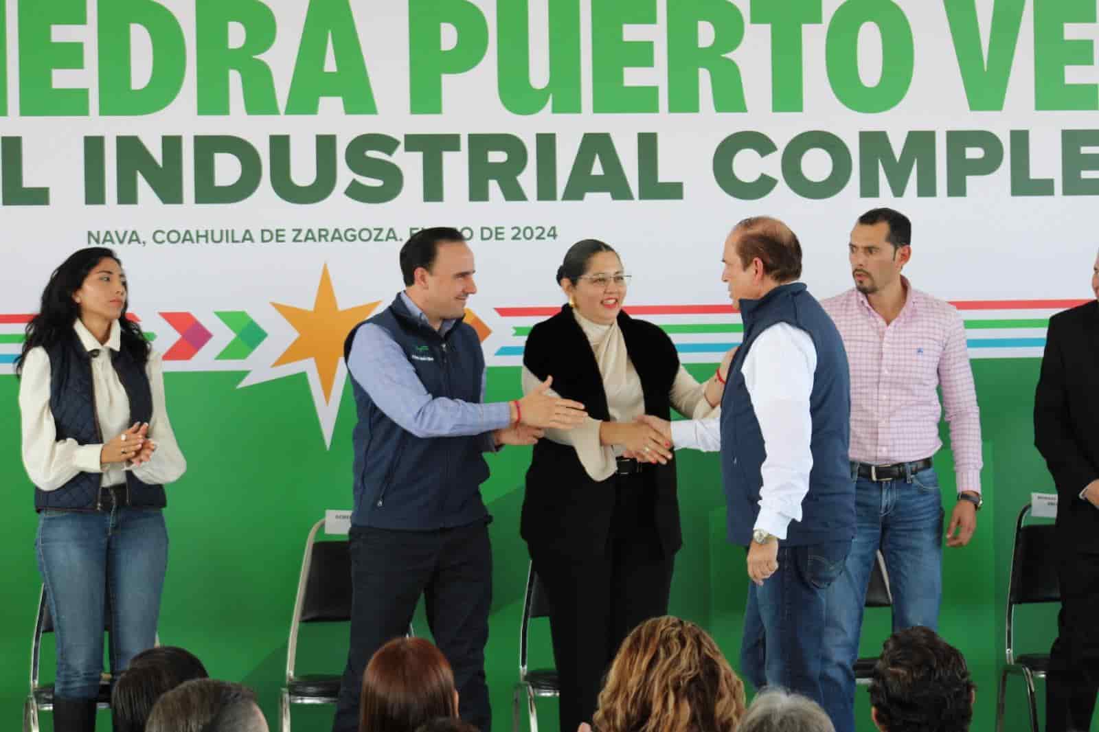 Coloca gobernador la primera piedra del nuevo Puerto Verde de Nava