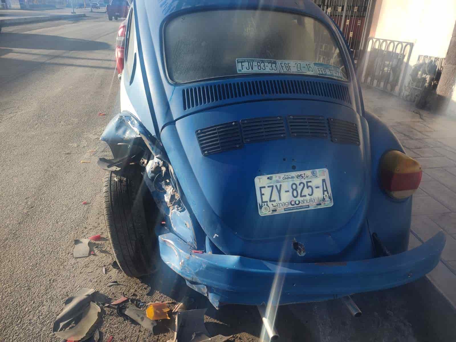 Ambos vehículos quedaron con serios daños. El cafre escapó.