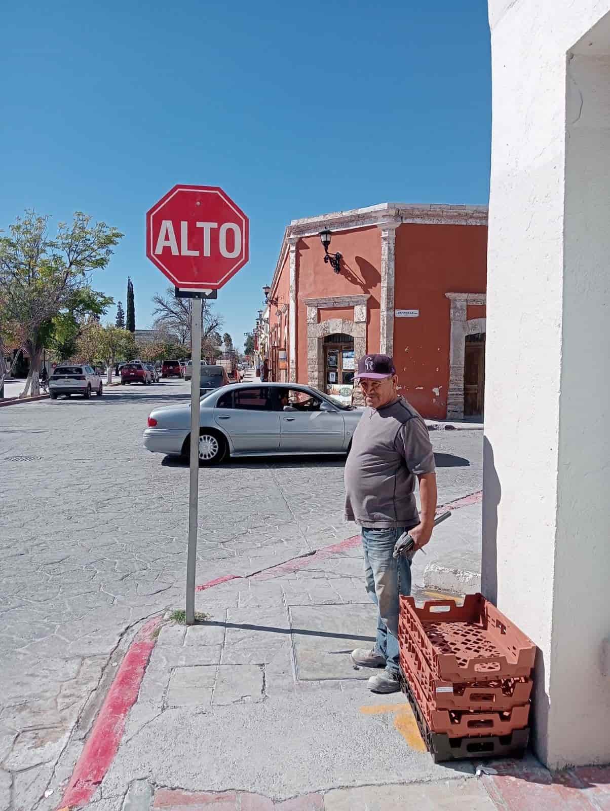 Rehabilitan señalamientos en zonas turísticas