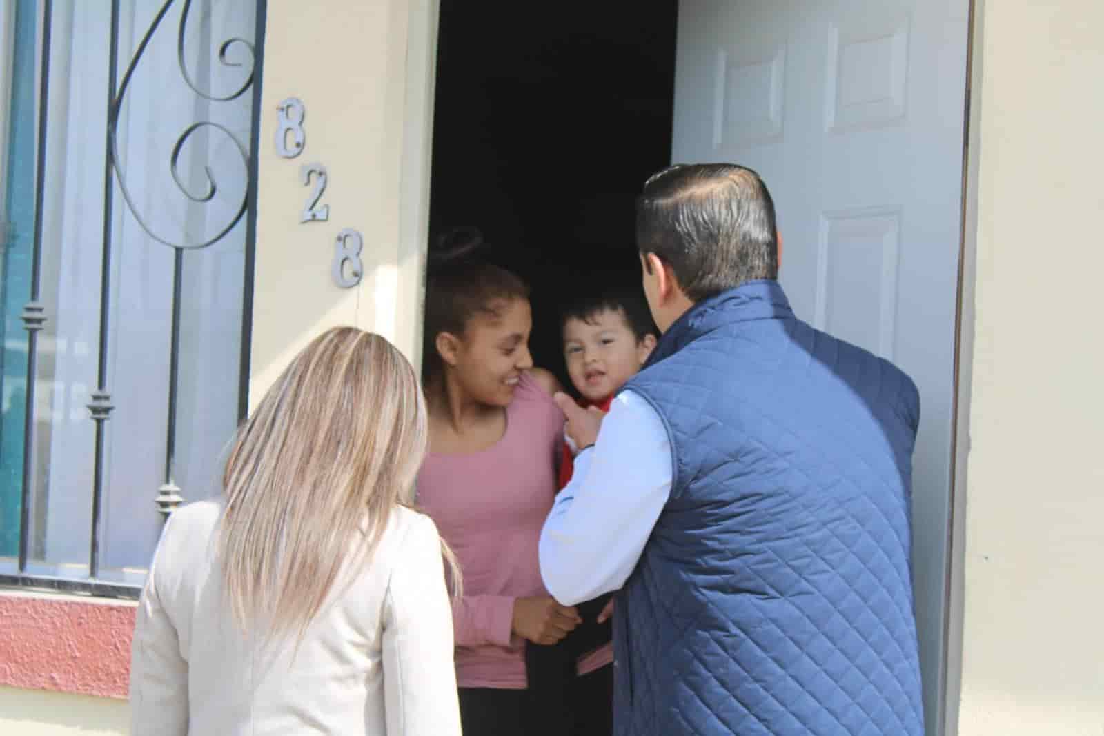 Realiza Pepe Díaz Gutiérrez recorrido en la colonia Las Granjas