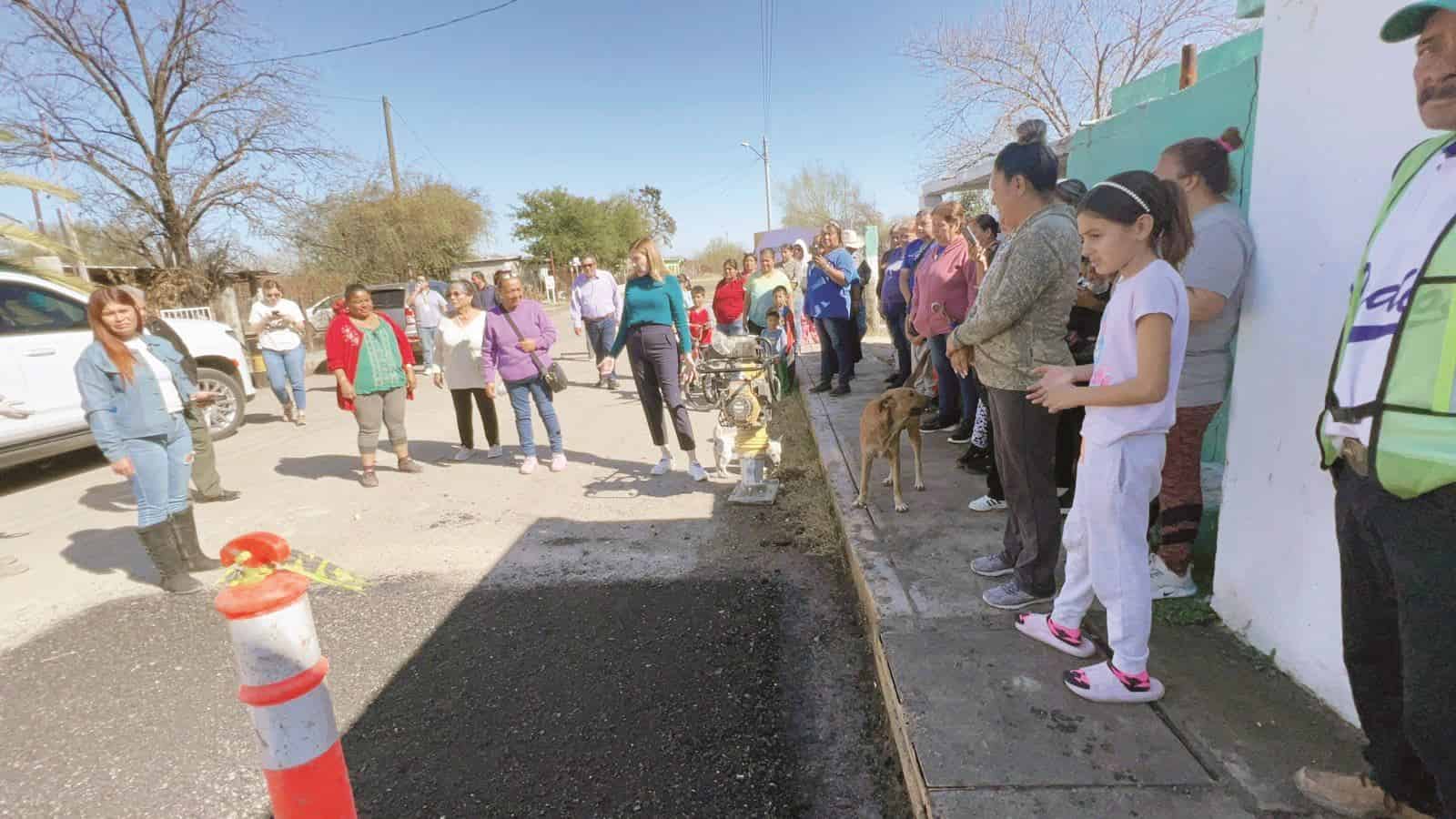 Arrancan acciones de bacheo en Minas La Florida.
