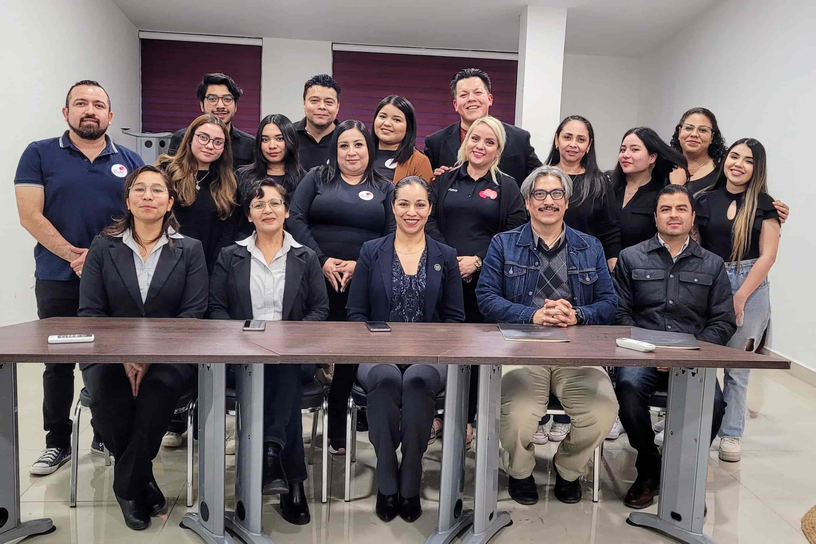 La colaboración entre el sector empresarial y académico destaca la importancia de impulsar la educación hacia horizontes más innovadores.