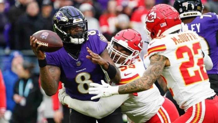 Chiefs derrota a Ravens 17-10 en final de la Americana y llegan al Super Bowl