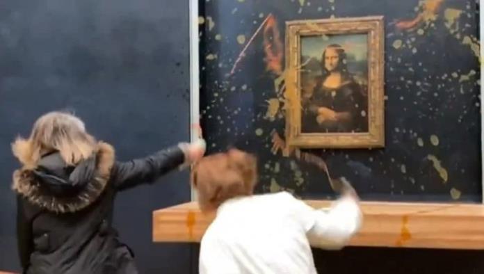 Activistas lanzan sopa contra la Mona Lisa en el museo Louvre