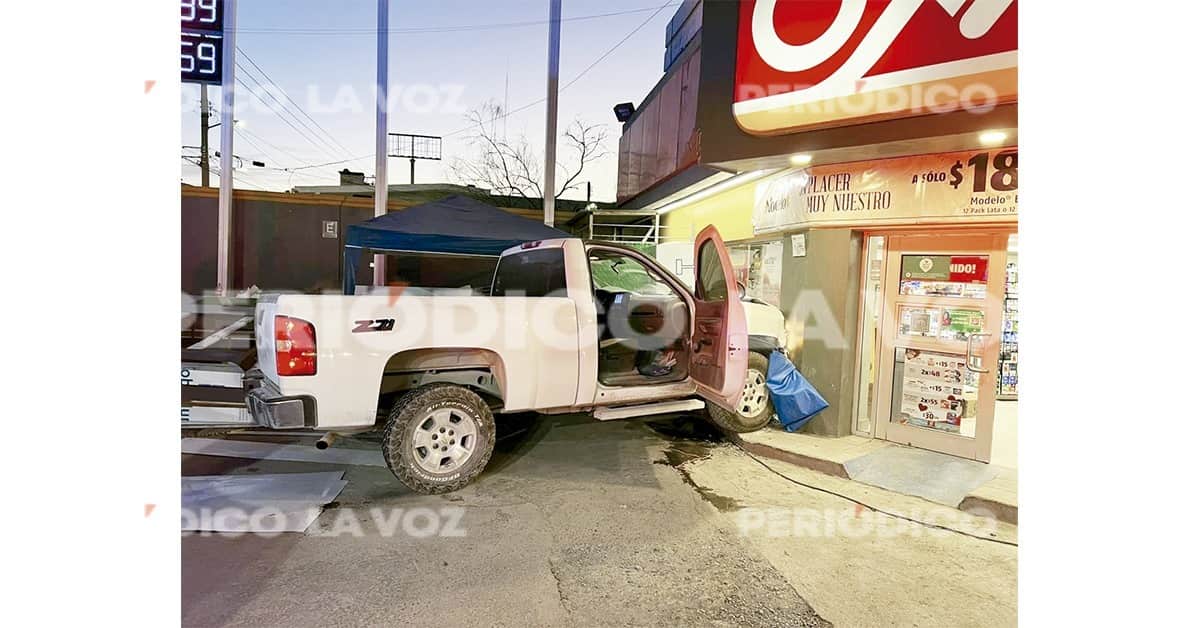 Se mete a tienda con todo y troca