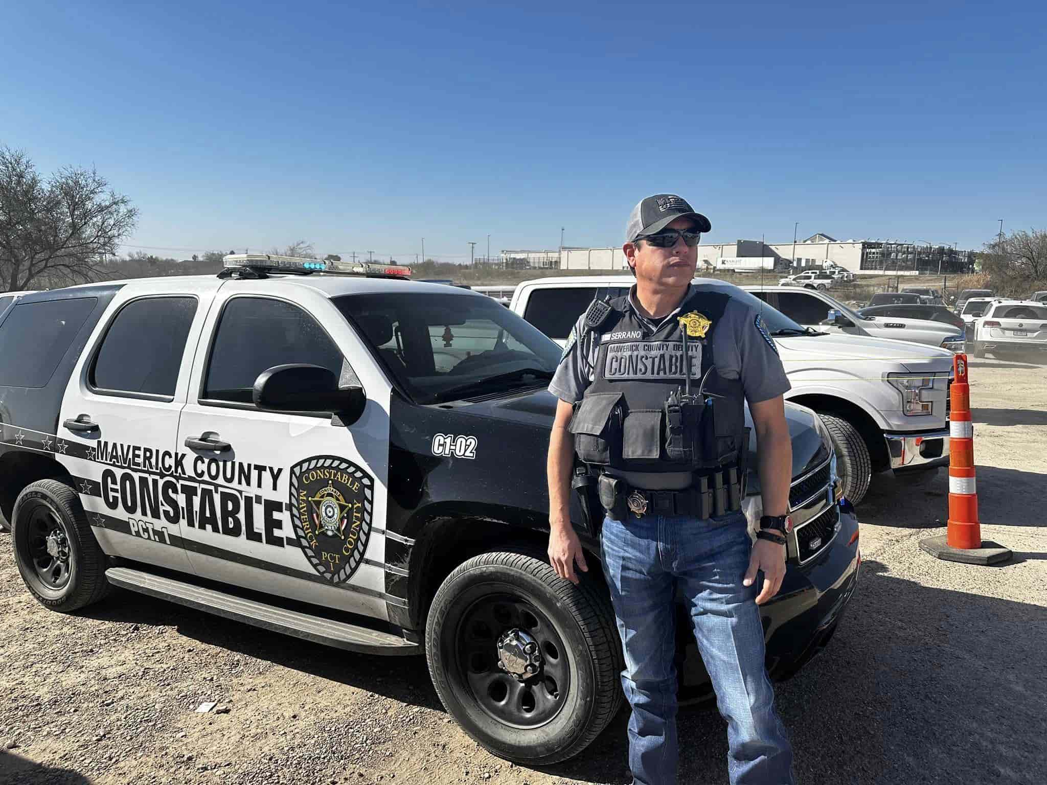 ¡Texas en alerta! Esperan llegada de 7 mil antiinmigrantes
