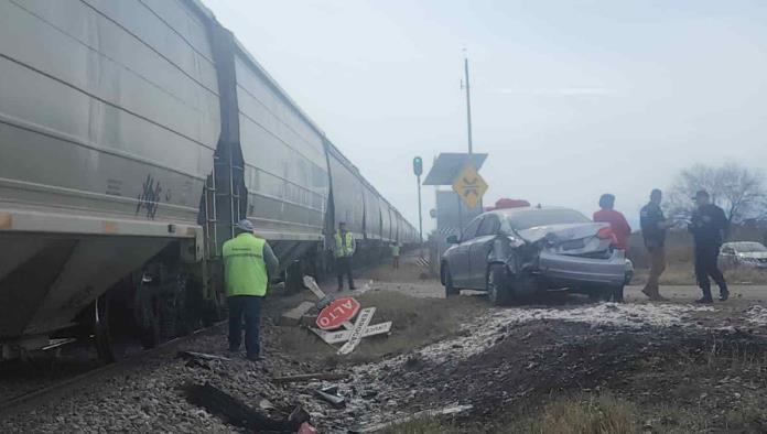 Sobrevive abuelito a impacto con tren