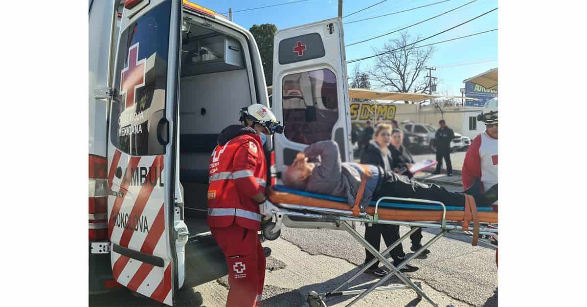 Destroza camioneta en choque por alcance