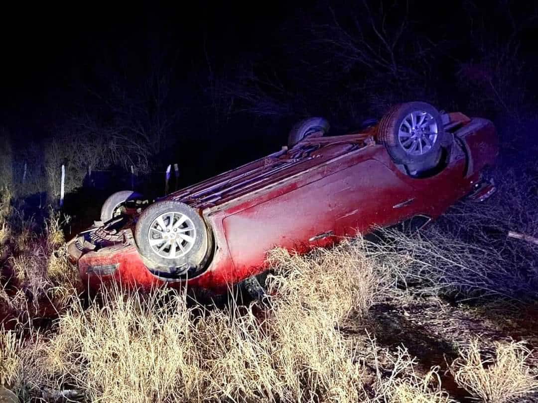 Vuelca en carretera Múzquiz-Rosita