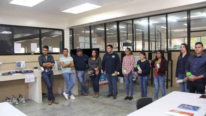Alumnos del IPN se van a la UTRCC 