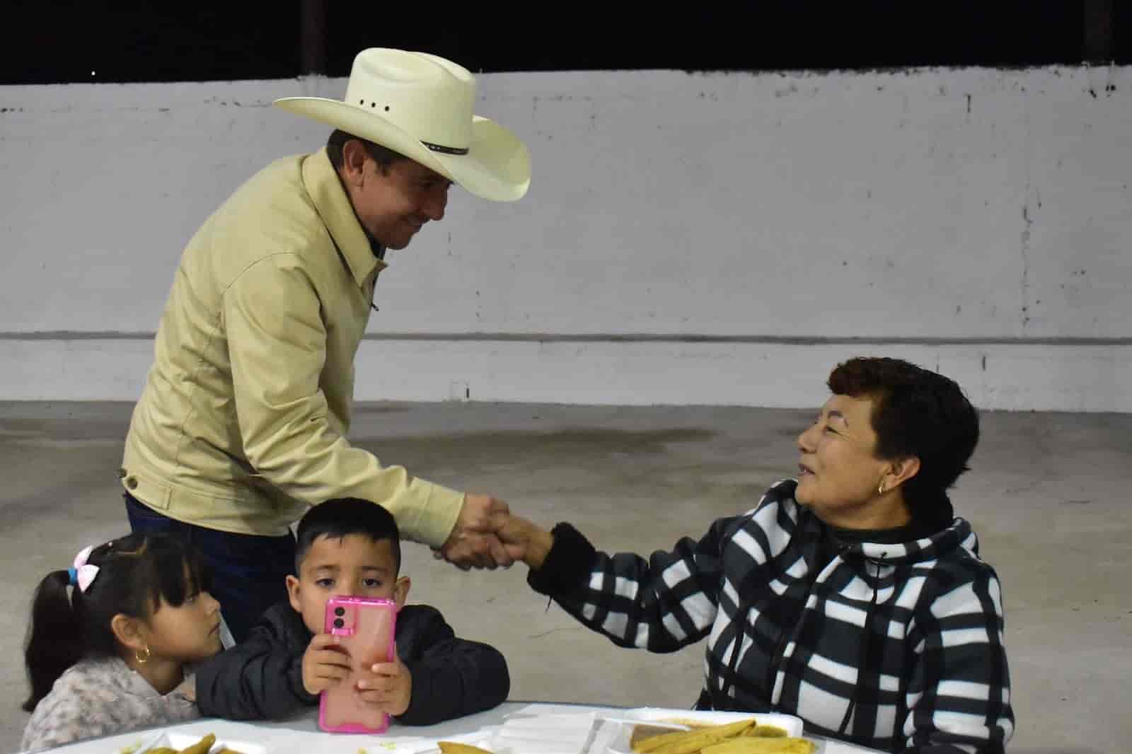 Celebra Hugo Lozano día de la Candelaria