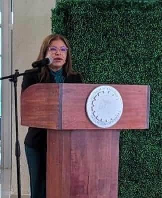 Entrega Gutiérrez becas a estudiantes