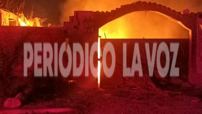 Arde palapa en Estancias
