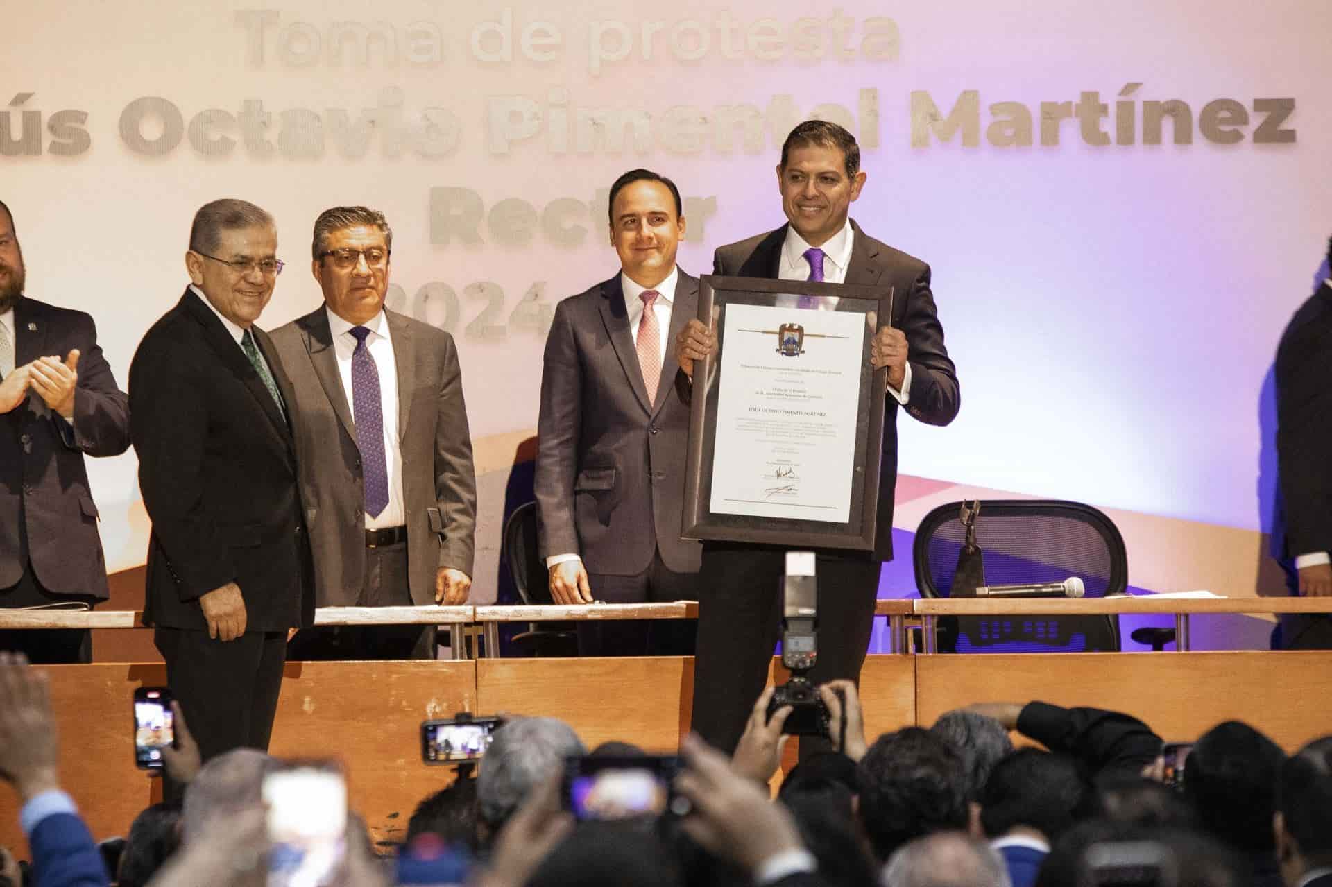 Asume Pimentel rectoría de UAC