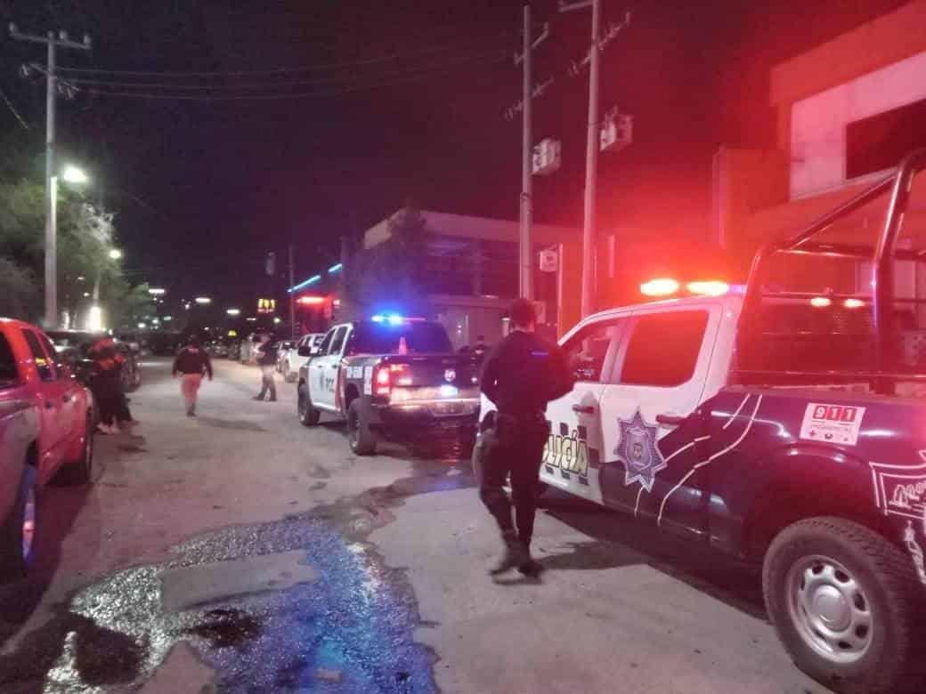 Oficiales de las distintas corporaciones se abocaron a la búsqueda de las dos camionetas en las que, presuntamente, viajaban hombres armados.