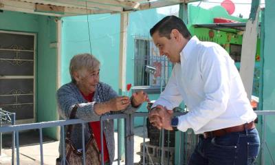 Visita Pepe Díaz Gutiérrez a vecinos de la colonia "Los Parques"