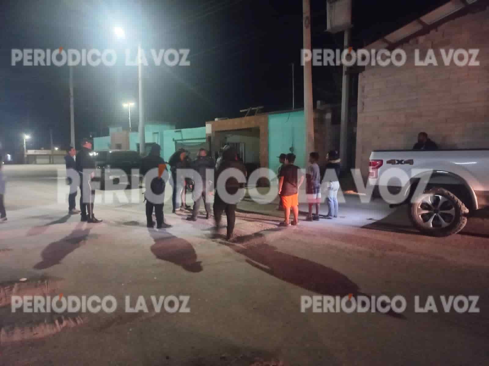 Los vecinos querían encontrar al pervertido para lincharlo. Logró escapar.
