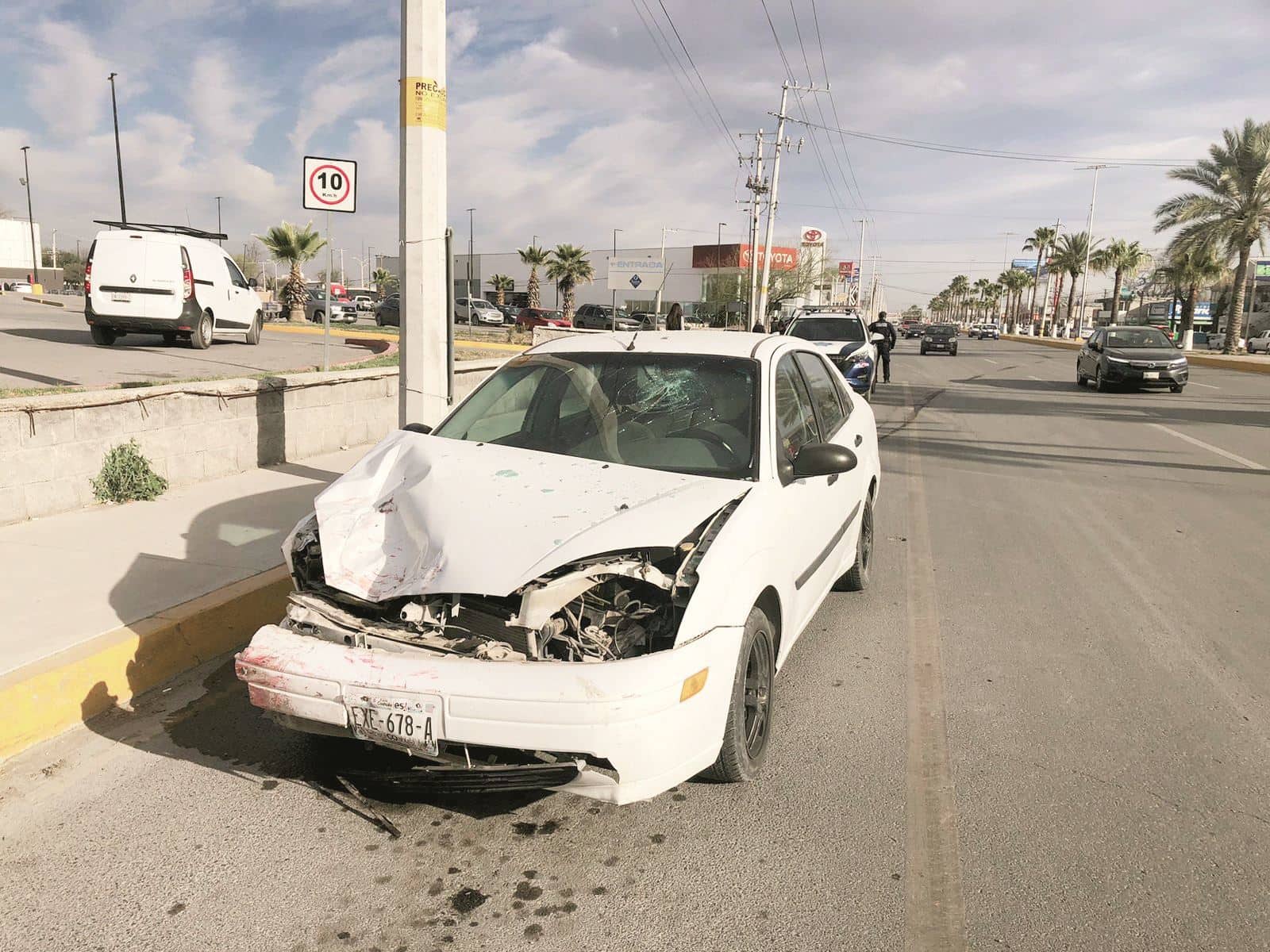 Arremanga borracho automóvil en el Pape