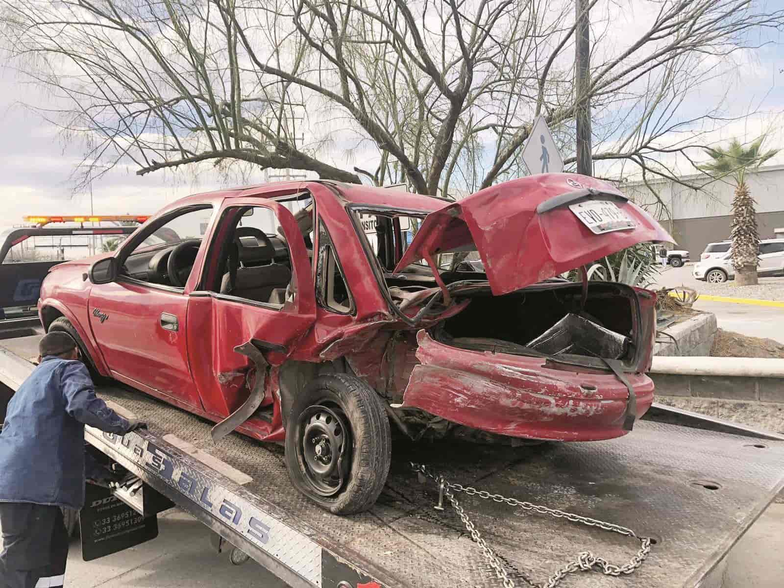 Arremanga borracho automóvil en el Pape