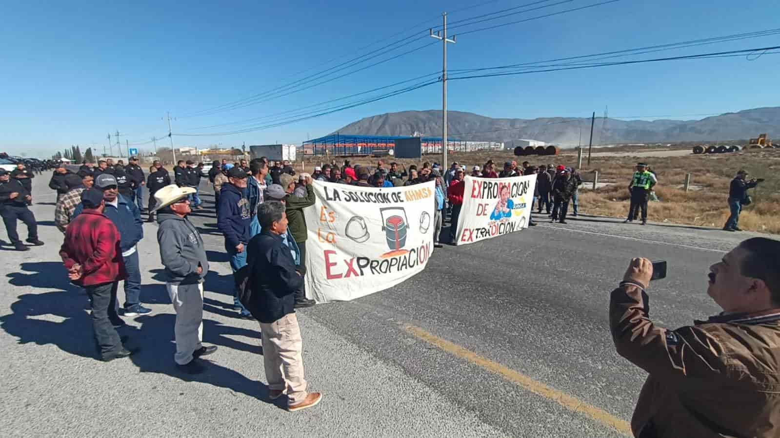 Bloqueo de los trabajadores de AHMSA enciende focos rojos en la región Centro.