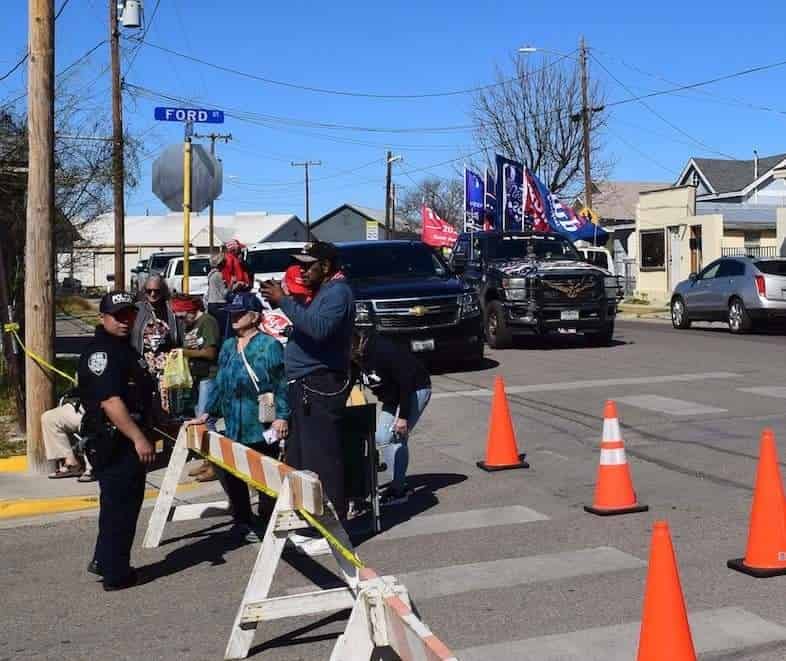 Fueron 8 DETENIDOS durante protesta antimigrante en Eagle Pass