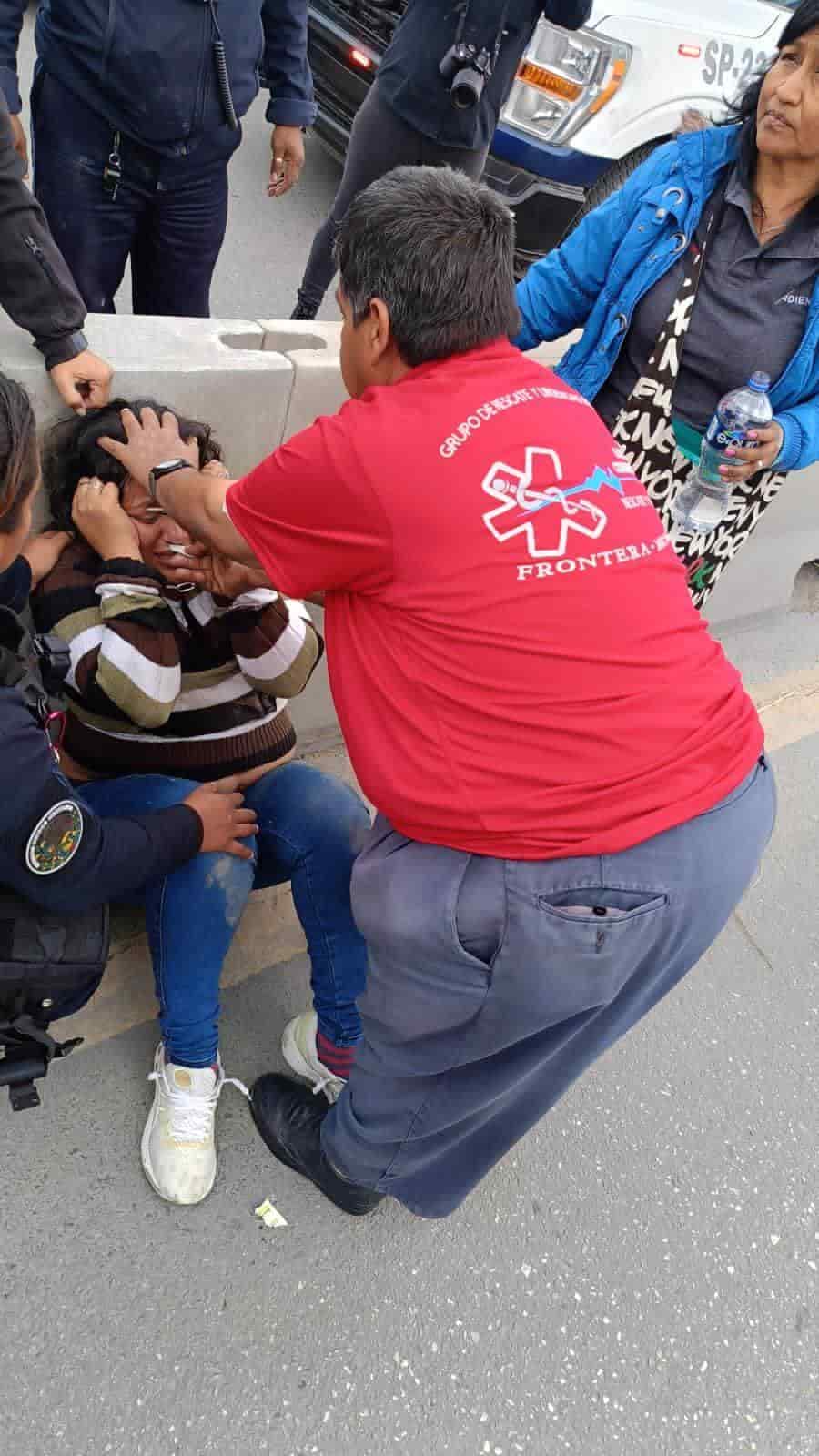 Salvan a mujer del suicidio  se quería tirar del  puente del IMSS