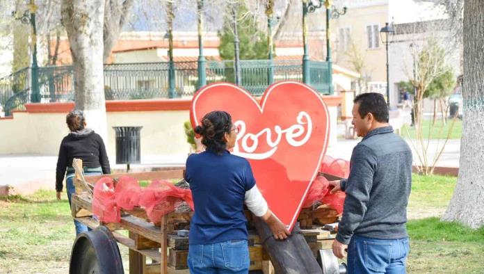 Cuatro Ciénegas destila amor en Centro Histórico