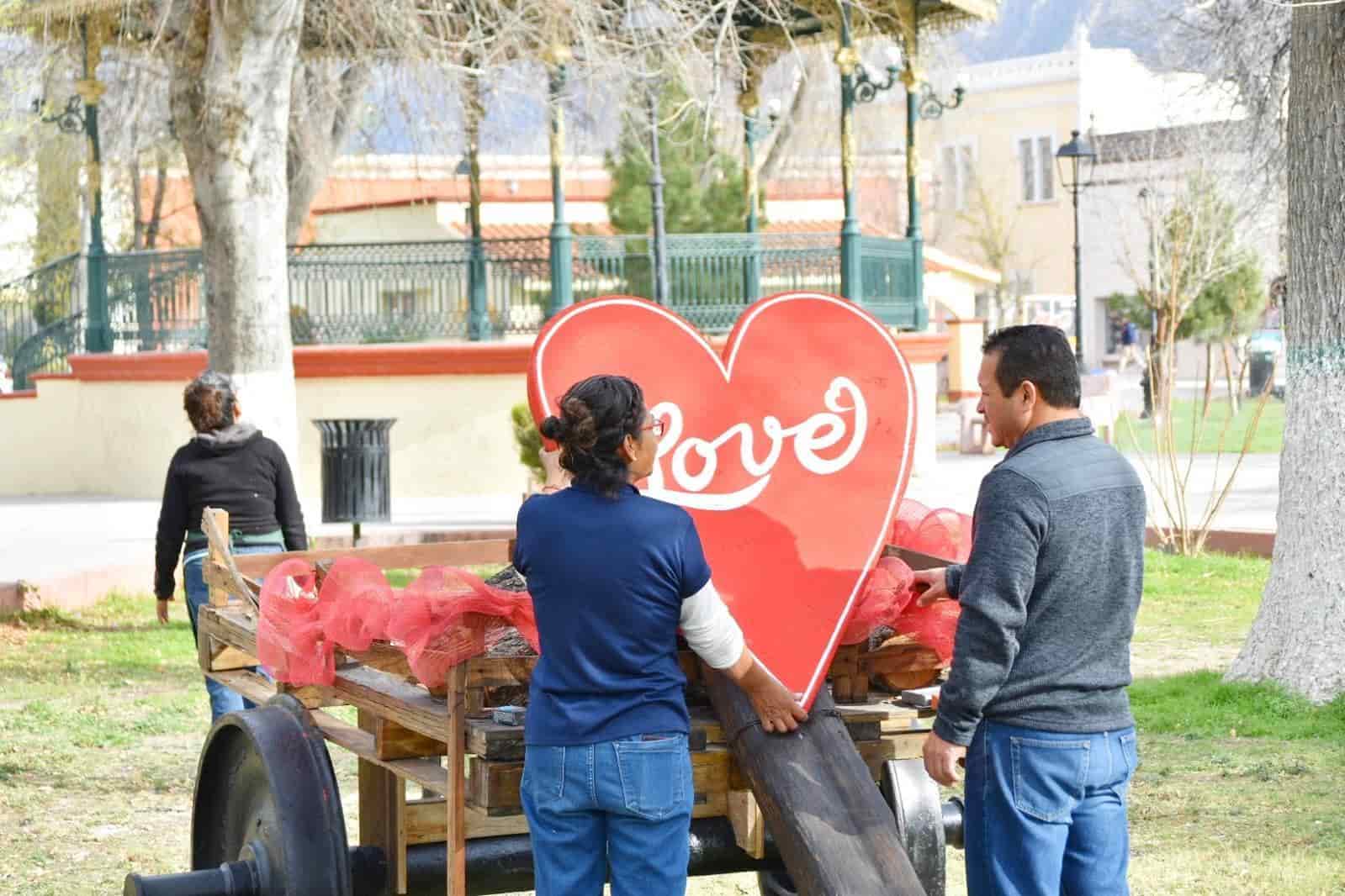 Cuatro Ciénegas destila amor en Centro Histórico