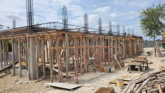 Construyen una nueva secundaria en sector sur