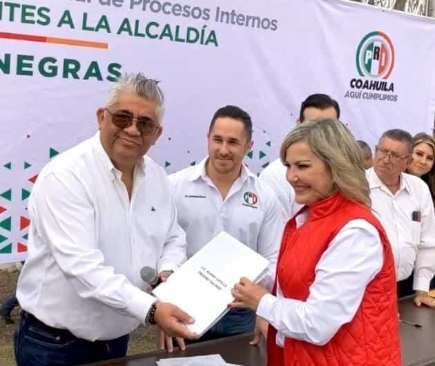 Norma Treviño se registra como aspirante a precandidata por la presidencia de la ciudad