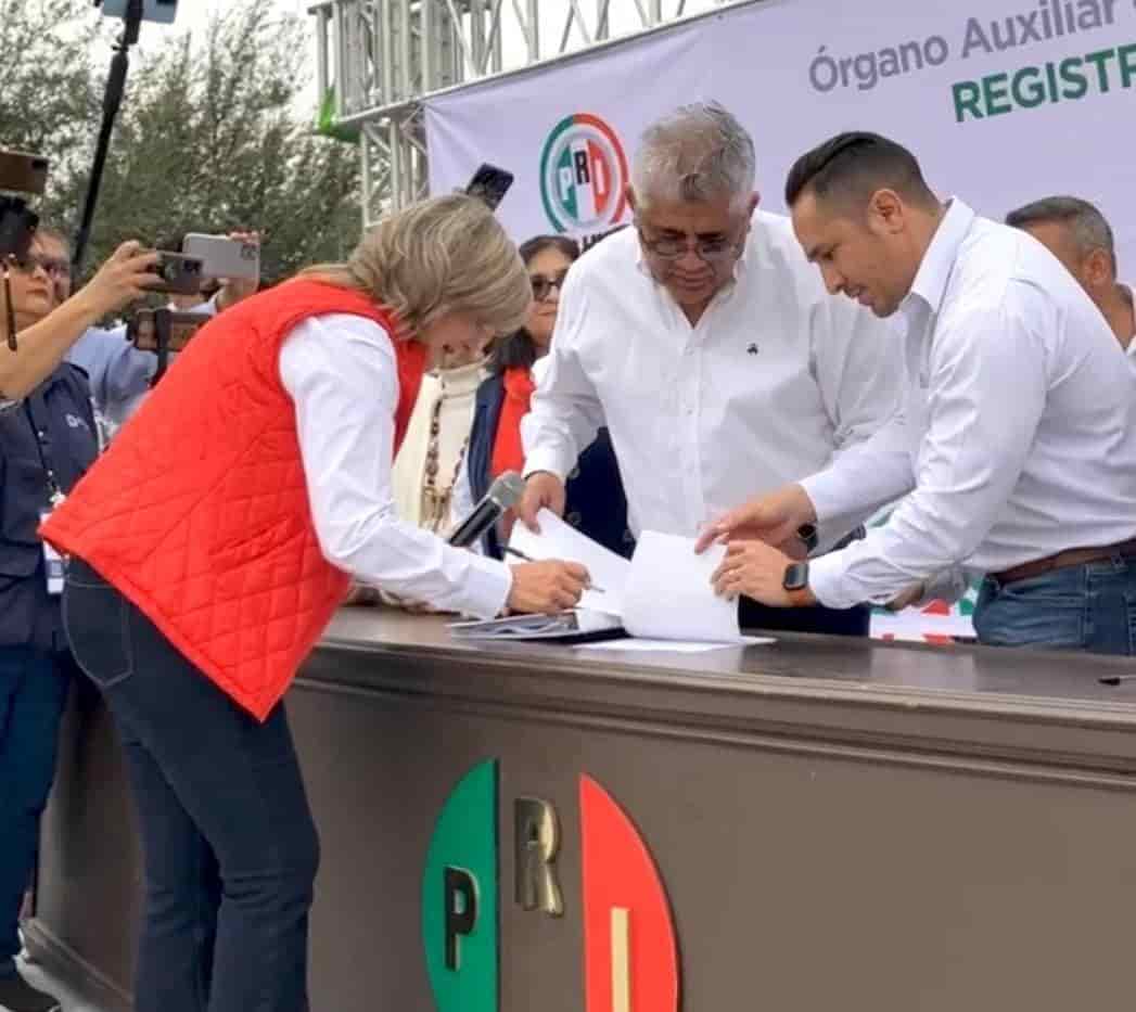 Norma Treviño se registra como aspirante a precandidata por la presidencia de la ciudad
