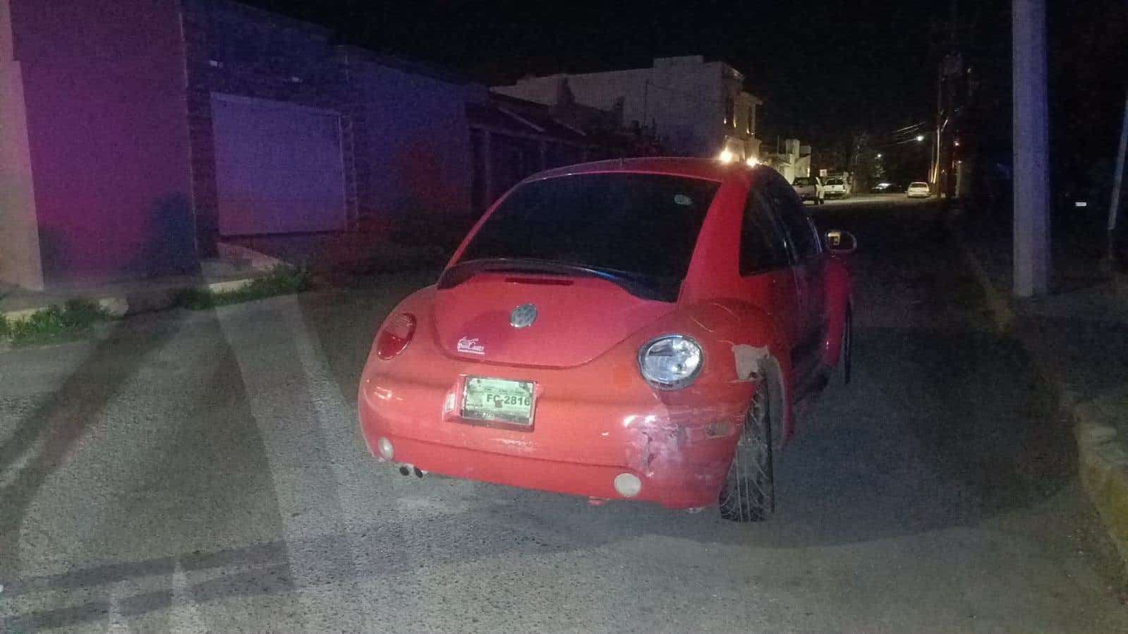 El cafre escapó al chocar el Beetle.