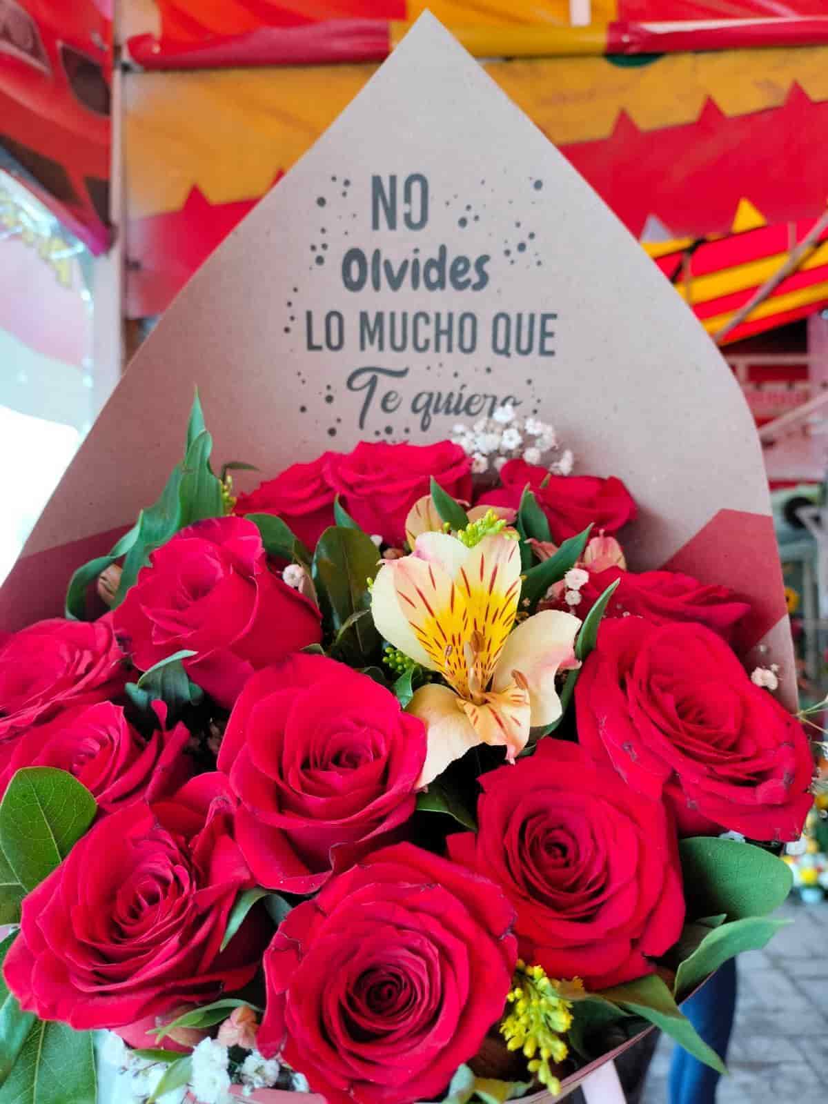 ¡24 HORAS ABIERTO! Auge en las Florerías nigropetenses por la Gran Venta del Amor