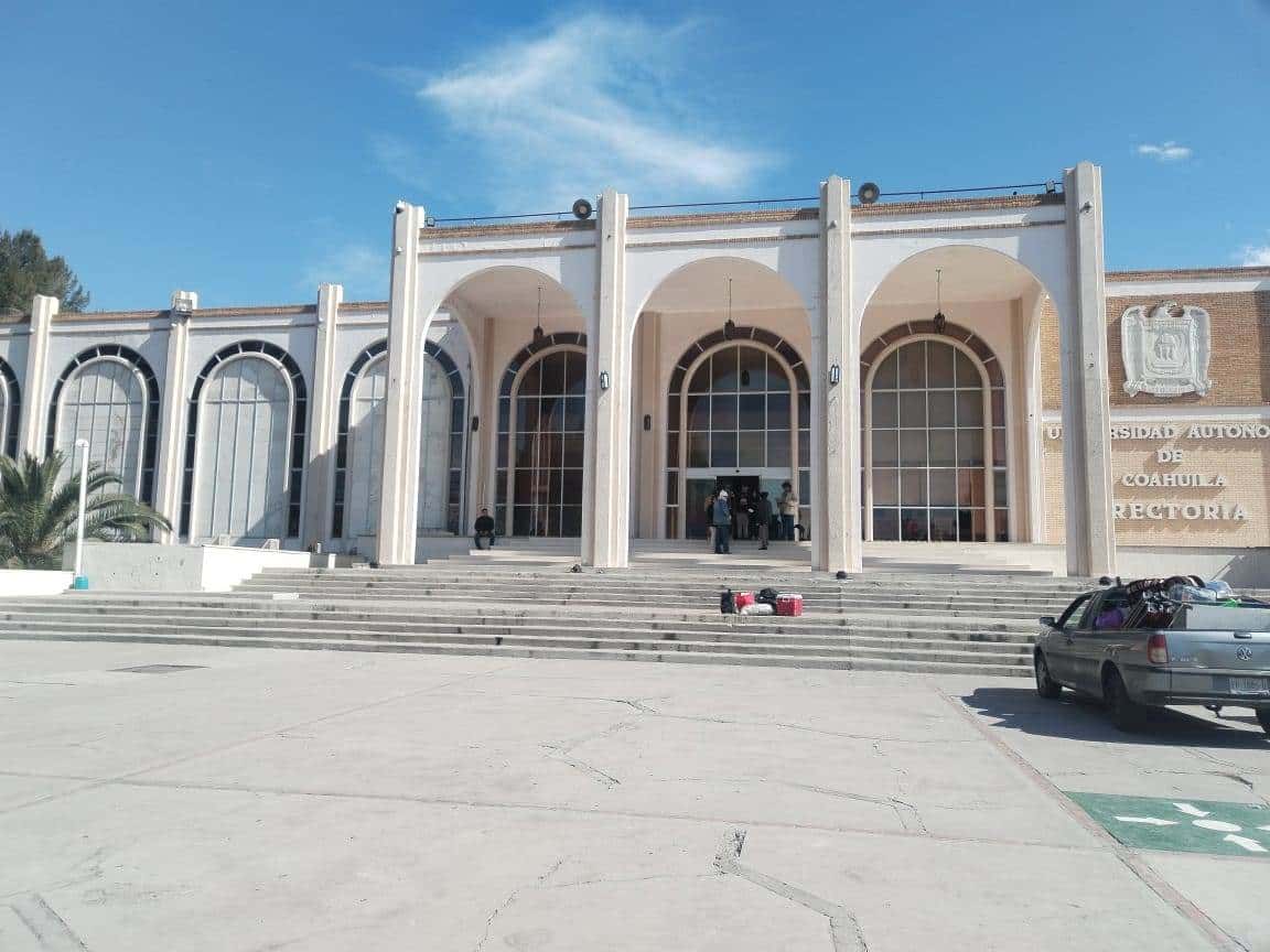 Reducen 30% sueldos en  la UA de C