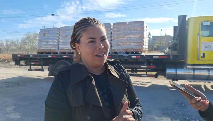 Llegan cemento y tinacos a bajo costo