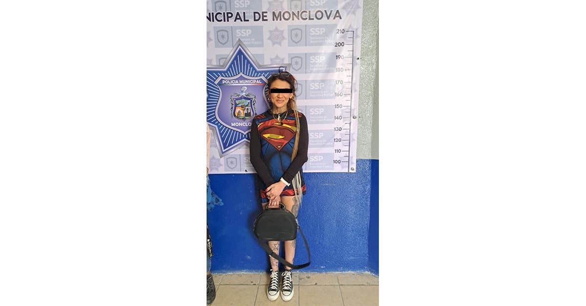 Arrestan a mujeres por drogarse en la calle