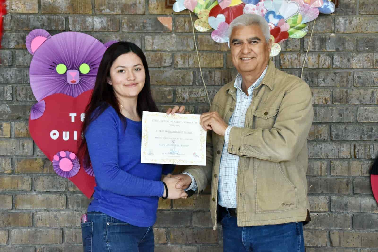 Premian a ganadores de  “Capturando el Amor”